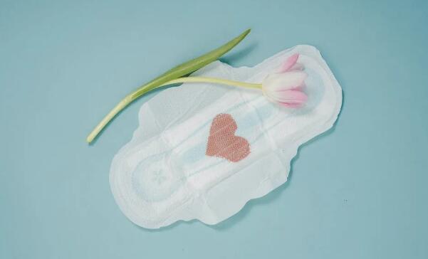 来月经有血块怎么回事？正常吗？