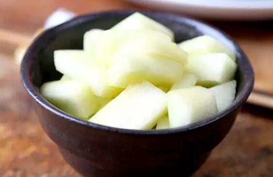 西瓜皮的作用多 西瓜皮吃完不要扔