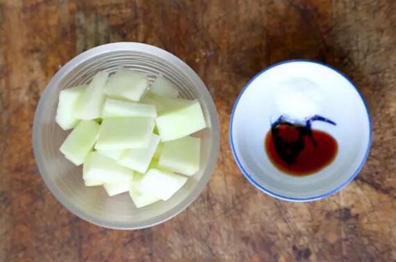 西瓜皮的作用多 西瓜皮吃完不要扔