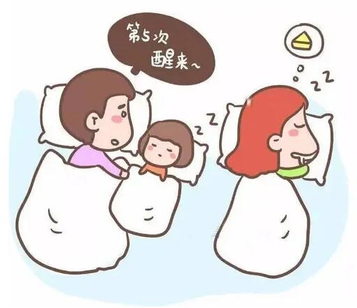 夏天开空调要给娃盖被子吗？宝宝睡觉踢被子咋办？