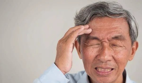 脑梗塞的原因和症状及预防