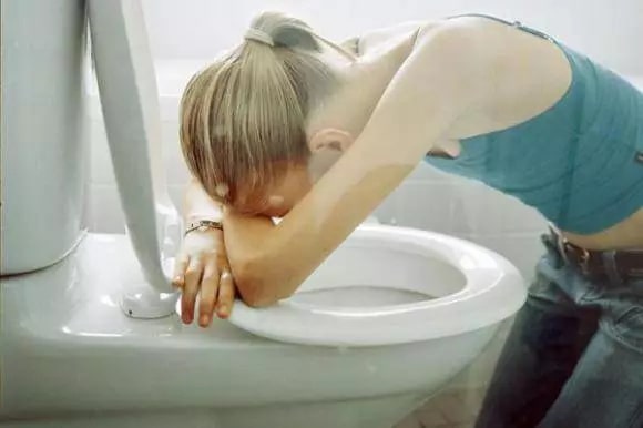 胎儿在娘胎里都是什么样子