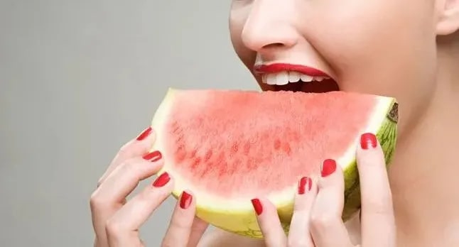 宝宝大便绿色是怎么回事