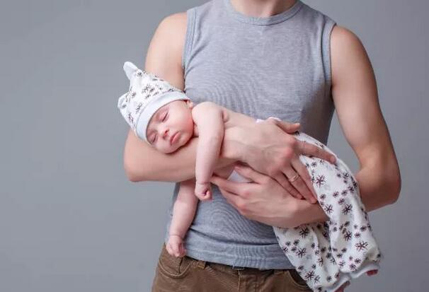 宝宝睡觉不踏实，是因为缺钙吗？