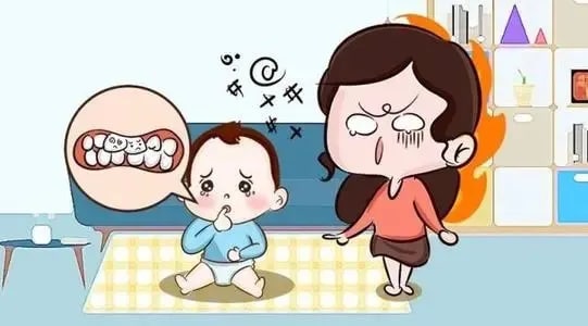 婴儿吃手要不要强行制止？