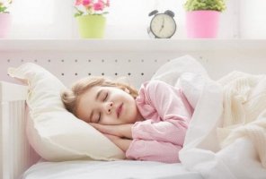 新生儿睡眠的9个真相，宝妈无需护理那么累了