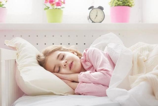 新生儿睡眠的9个真相，宝妈无需护理那么累了