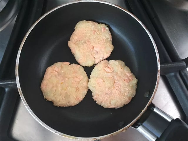 给宝宝吃三文鱼的做法大全