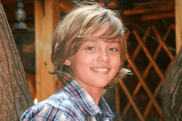 男孩草木旺盛的字属牛艹字根