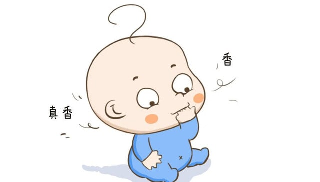 婴儿爱吃手，管还是不管？