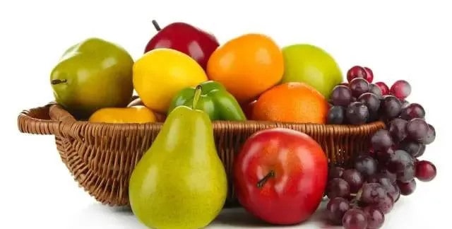 鲜榨果汁和新鲜水果哪个更健康？