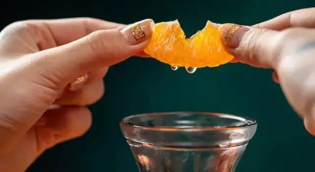 鲜榨果汁和新鲜水果哪个更健康？