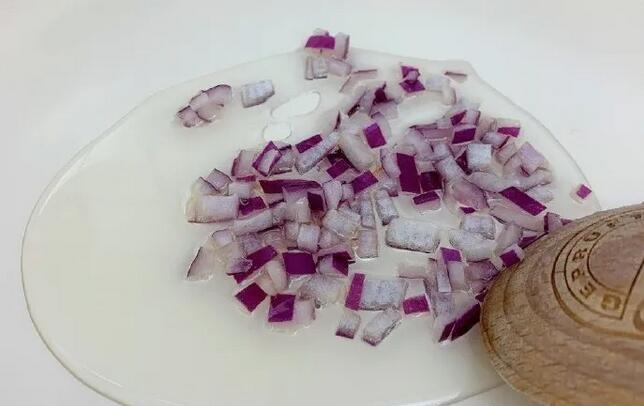 宝宝辅食 彩椒鸡丁炒饭