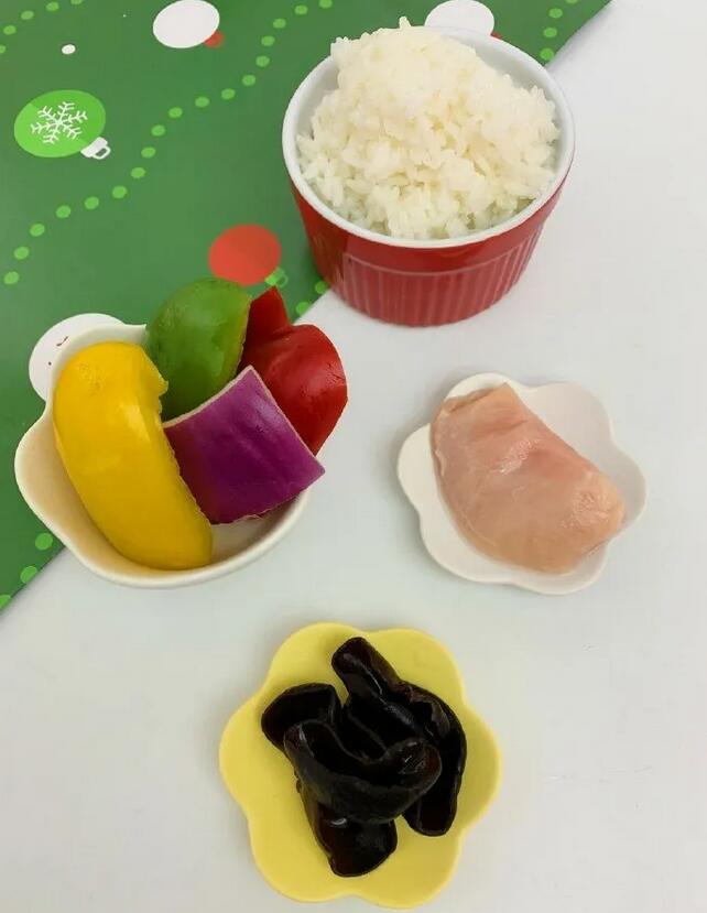 宝宝辅食 彩椒鸡丁炒饭
