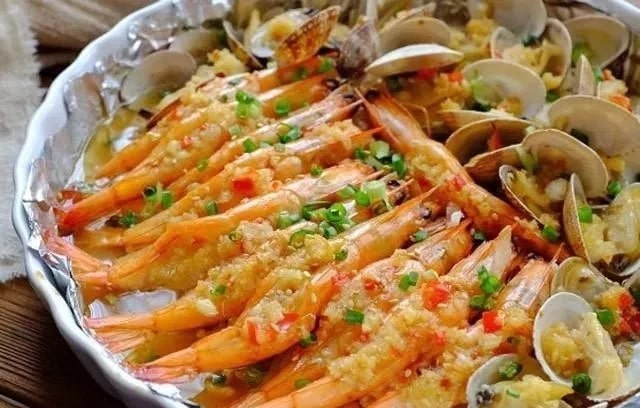 蒜蓉金针菇烤花蛤虾