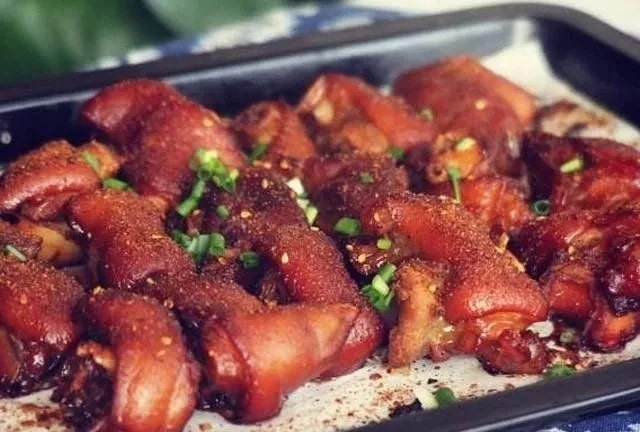 香酥烤猪蹄