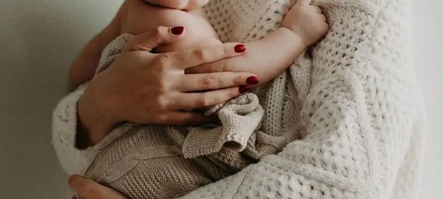 宝宝出汗多，警惕淹脖子