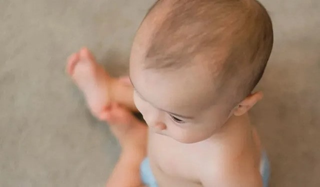 宝宝出汗多，警惕淹脖子