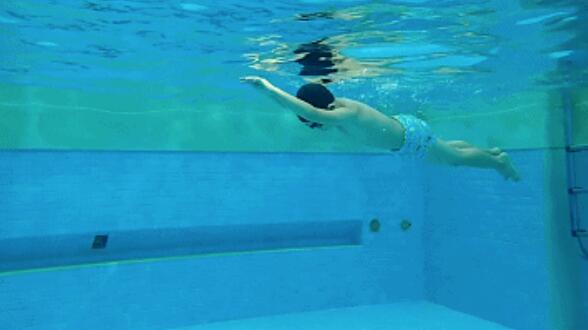 几岁适合学游泳 儿童学游泳注意事项