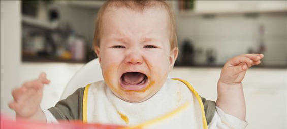 宝宝鱼刺卡喉咙，吞饭菜喝白醋有用吗？