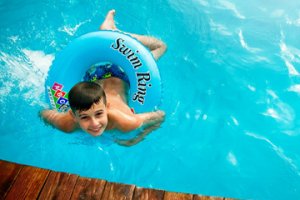 楚辞带三点水的男孩名字