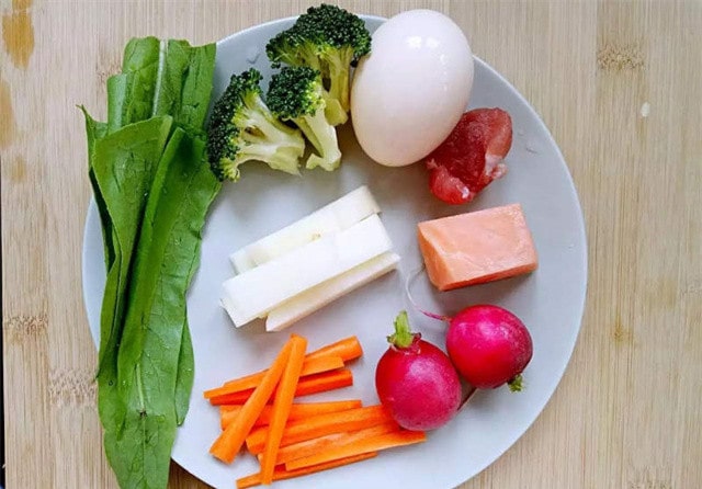 三文鱼蔬菜米糊的做法 六个月宝宝辅食食谱