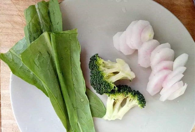 三文鱼蔬菜米糊的做法 六个月宝宝辅食食谱
