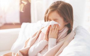 嘴唇上有小白点是怎么回事