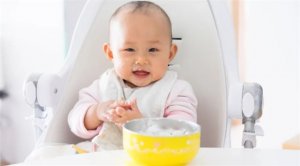 孩子自主吃饭的黄金期是什么时候