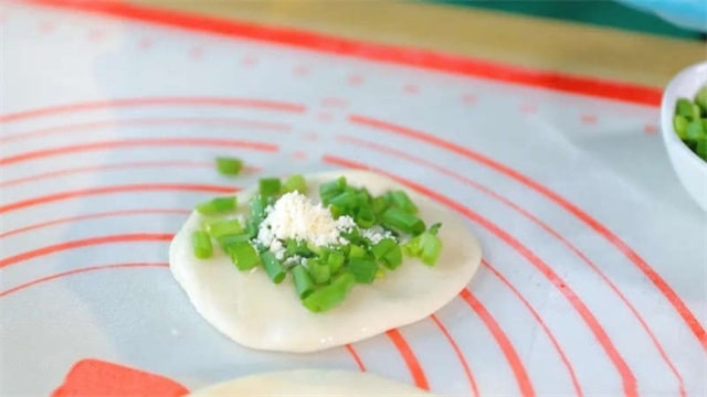 芝士葱香薄饼的做法 一岁宝宝食谱