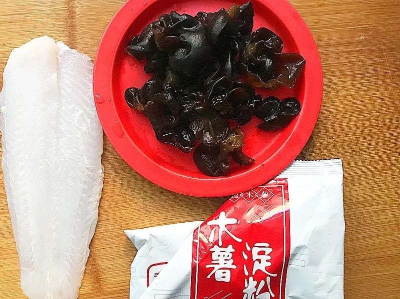 木耳龙利鱼丸的做法 10个月宝宝辅食食谱
