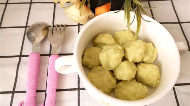 鲜虾白菜丸子的做法 8个月宝宝辅食食谱
