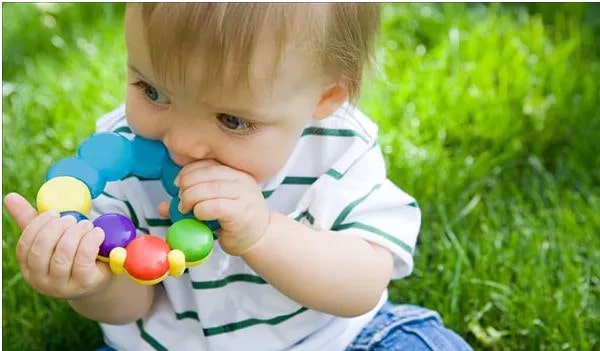 宝宝缺铁性贫血怎么办