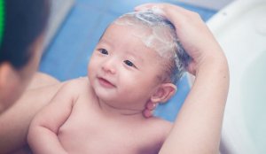 如何为早产儿洗澡？