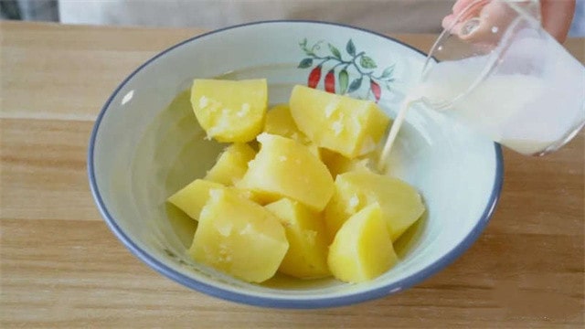 土豆泥月饼的做法 1岁宝宝食谱