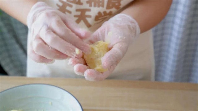 土豆泥月饼的做法 1岁宝宝食谱