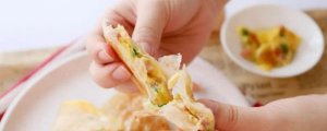 鸡蛋手抓饼的做法