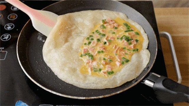 鸡蛋手抓饼的做法