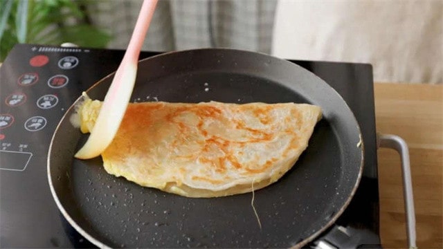 鸡蛋手抓饼的做法