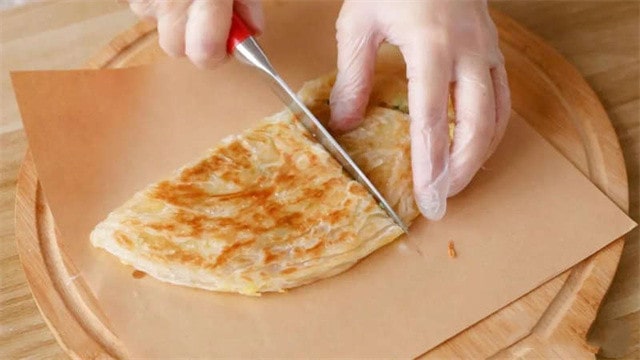 鸡蛋手抓饼的做法