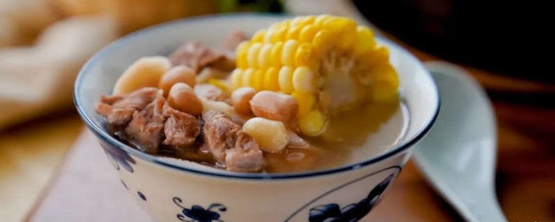 花生莲藕玉米排骨汤的做法