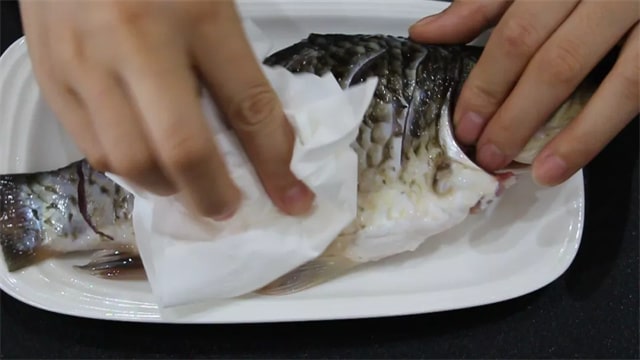 怎么样煎鱼不粘锅的方法