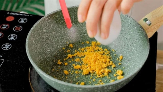 宝宝吃蟹黄豆腐的做法