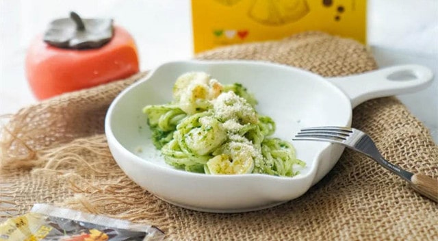 青酱虾仁意面的做法