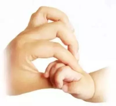 婴儿抚触的好处 婴儿抚触10招式