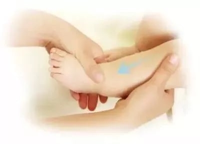 婴儿抚触的好处 婴儿抚触10招式