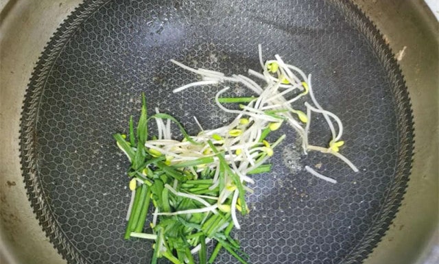 杂蔬牛柳炒河粉的做法 一岁半宝宝食谱