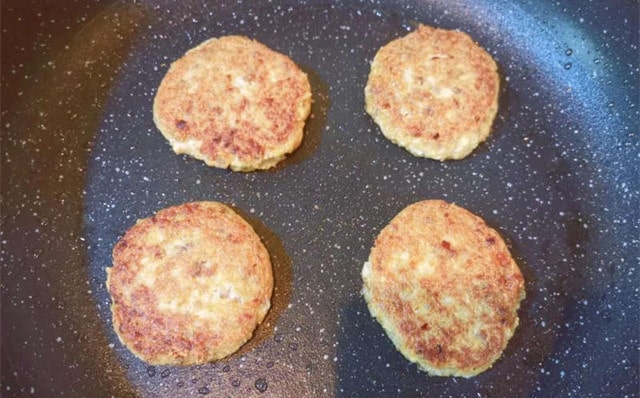 无蛋豆腐牛肉饼的做法