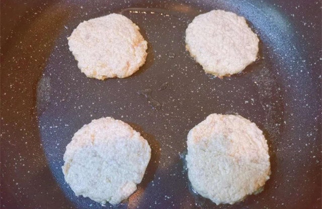 无蛋豆腐牛肉饼的做法