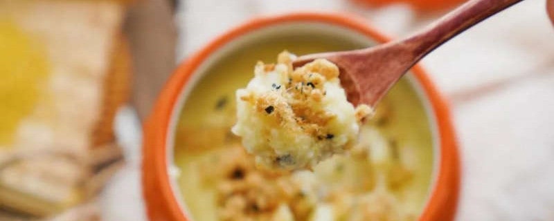 鸡蛋奶酪小米粥的做法